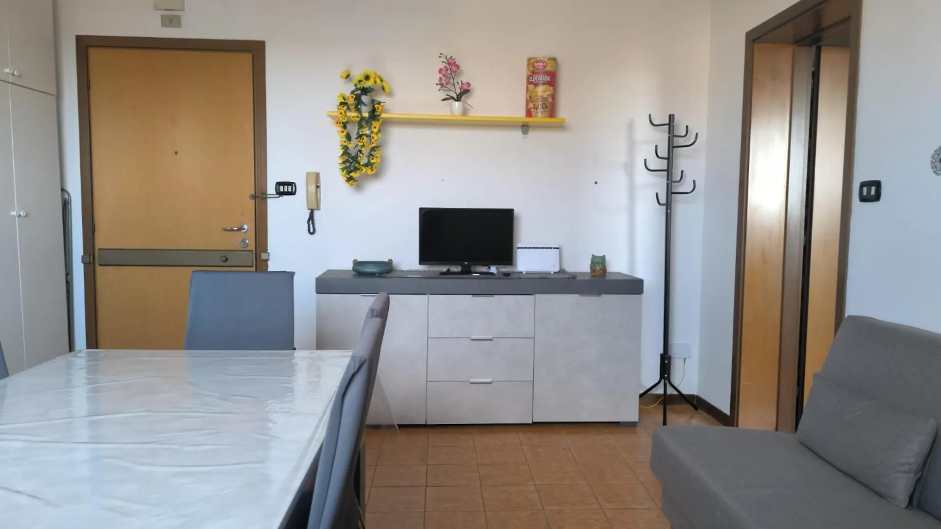 Galleria 2 Agosto 1980 Yellow N1 Apartment Bologna Italy