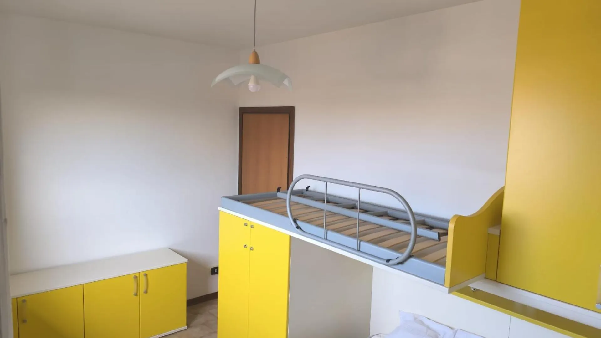 Galleria 2 Agosto 1980 Yellow N1 Apartment Bologna